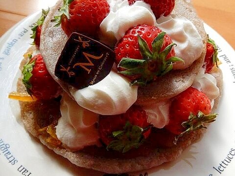 米粉パンケーキで❤苺とママレードの誕生日ケーキ風♪